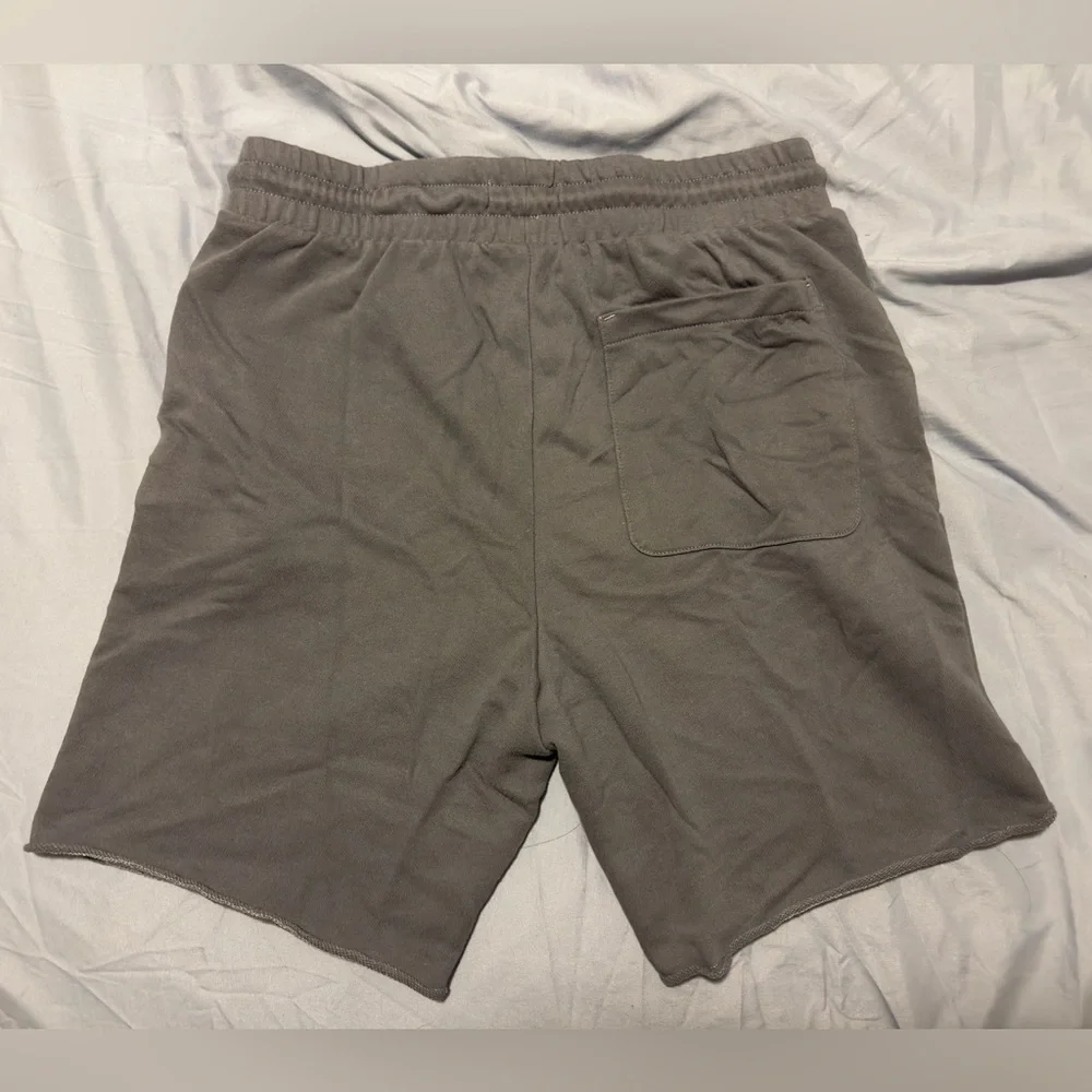 Mens H&M Regular-Fit Raw-Edge Hem French Terry Sweat Shorts - Dark Grey - Size M - Picture 11 of 11